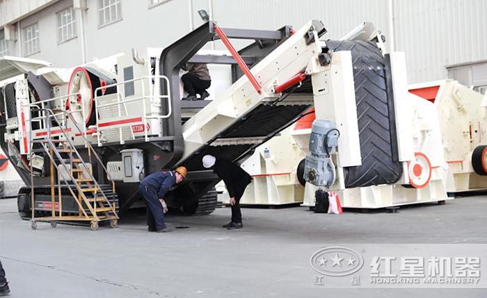 客户参观移动碎石机图 客户参观移动碎石机图