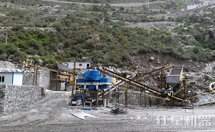 石子加工机现场作业图 石子加工机现场作业图