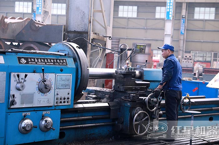 易彩堂技术工人作业现场 易彩堂技术工人作业现场