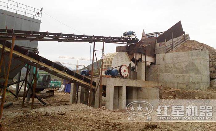 重锤式破碎机施工作业现场 重锤式破碎机施工作业现场