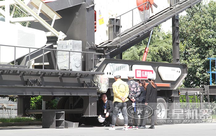 �ײ����ƶ�����վ�û�ʵ�ؿ���