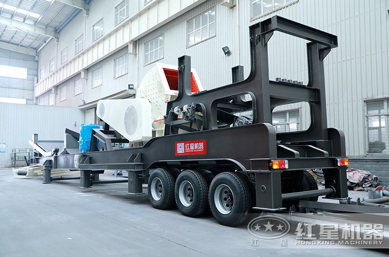 搭载重锤式破碎机的石灰石移动式破碎机 搭载重锤式破碎机的石灰石移动式破碎机