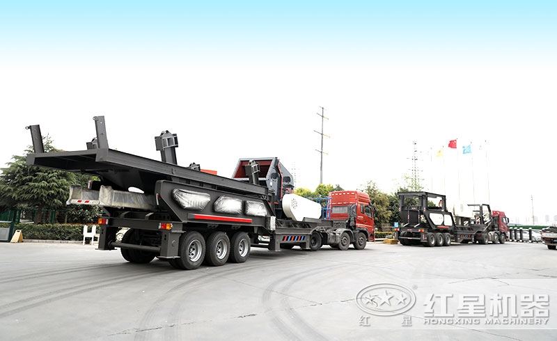 轮胎配置的可移动的道砟石机车头牵引开着走 轮胎配置的可移动的道砟石机车头牵引开着走