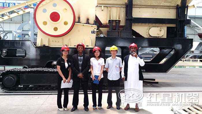 非洲用户到易彩堂参观移动破碎站 非洲用户到易彩堂参观移动破碎站