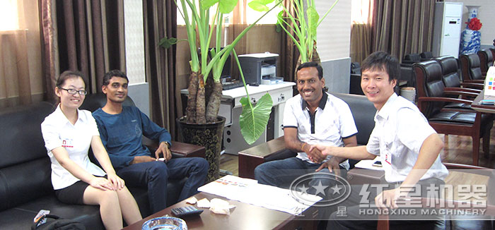 印度尼西亚用户与易彩堂人员洽谈 印度尼西亚用户与易彩堂人员洽谈