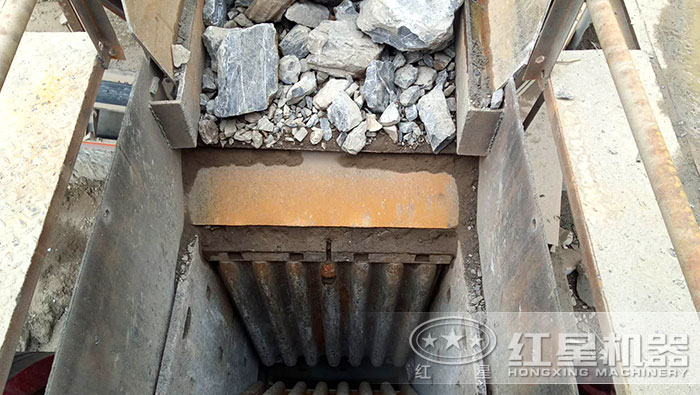 鄂式破碎加工物料示意图 鄂式破碎加工物料示意图