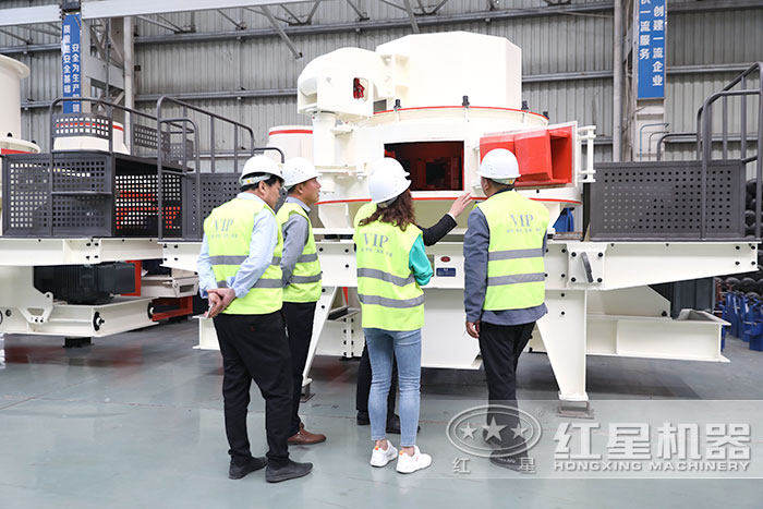 用户参观石子制沙机 用户参观石子制沙机