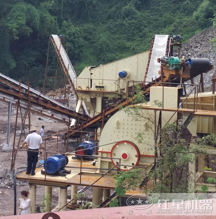 重锤式破碎机作业现场 重锤式破碎机作业现场