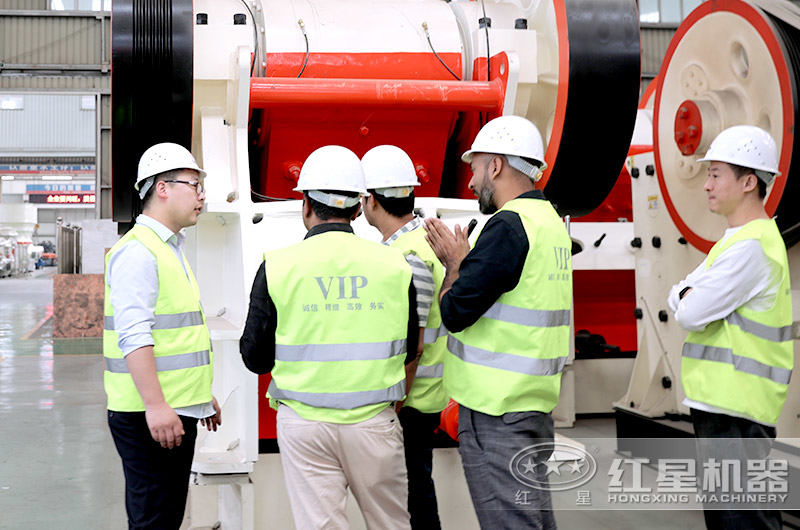 易彩堂石头破碎设备车间现货供应 易彩堂石头破碎设备车间现货供应