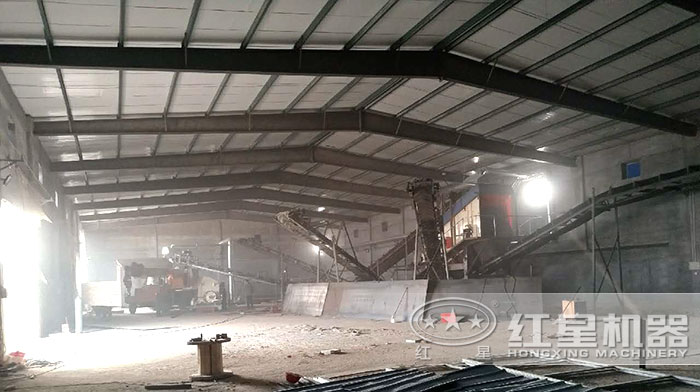 全套碎设备室内安装中 全套碎设备室内安装中