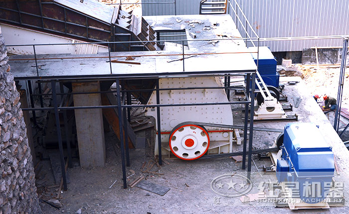 锤式破碎机固定现场图 锤式破碎机固定现场图