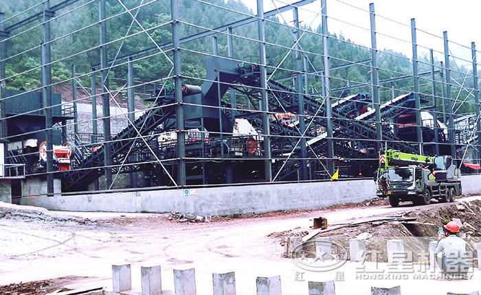 固定式破碎现场图 固定式破碎现场图