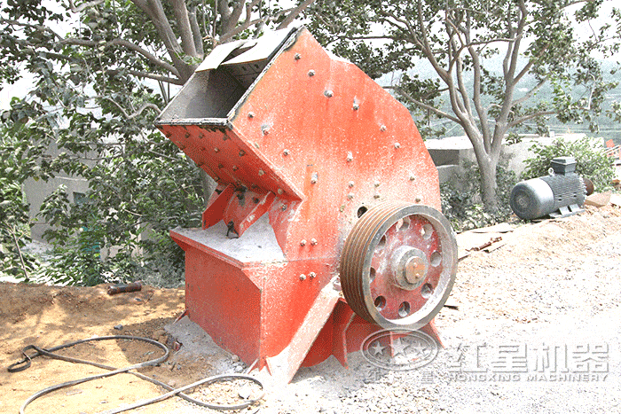 小型锤式破碎生产线现场 小型锤式破碎生产线现场