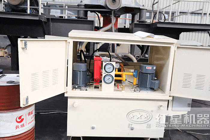 车载式颚式破碎机配置柴油组 车载式颚式破碎机配置柴油组