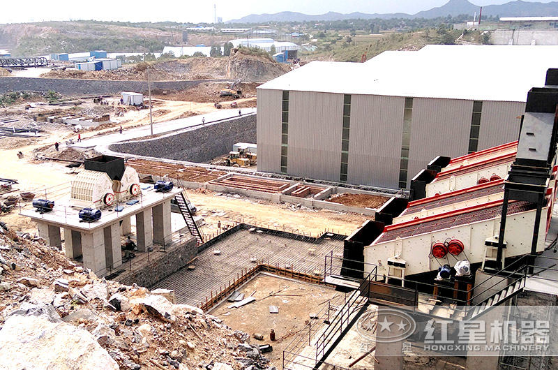 2台重锤式破碎机安装现场 2台重锤式破碎机安装现场