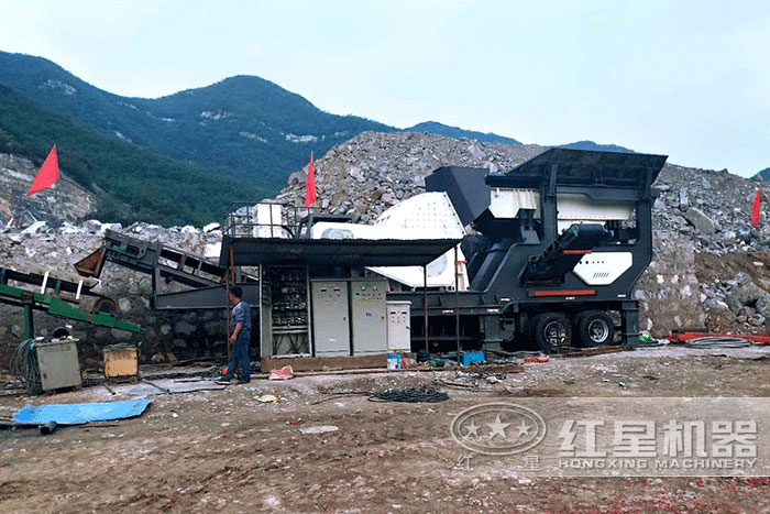 移动重锤式破碎机施工现场 移动重锤式破碎机施工现场