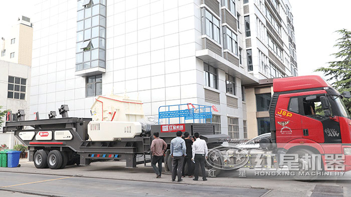 移动破碎机发货了 移动破碎机发货了