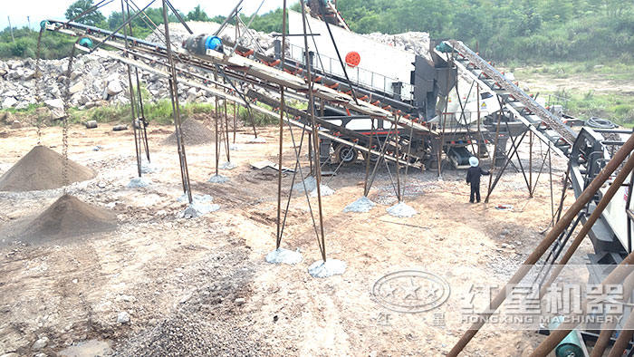 轮胎移动沙石破碎机 轮胎移动沙石破碎机