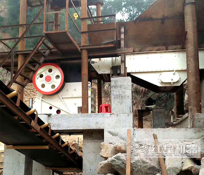 鄂式破碎机—初级破碎机设备 鄂式破碎机—初级破碎机设备