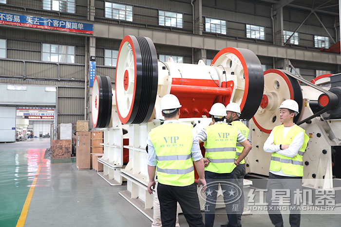 印度用户参观鄂式破碎机 印度用户参观鄂式破碎机