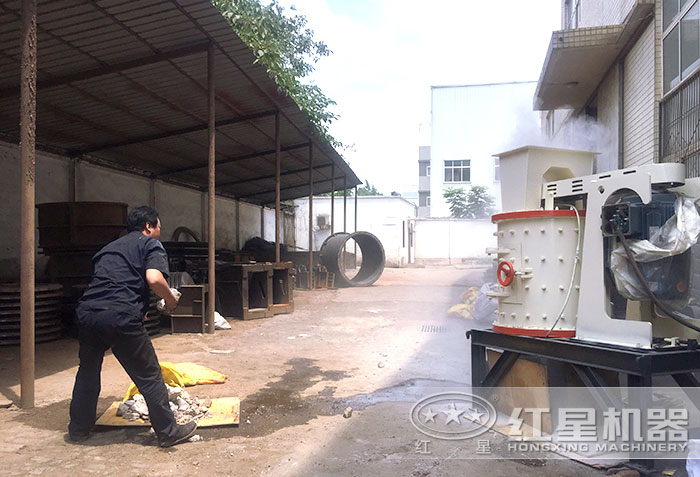 复合式破碎机用户待料试机 复合式破碎机用户待料试机