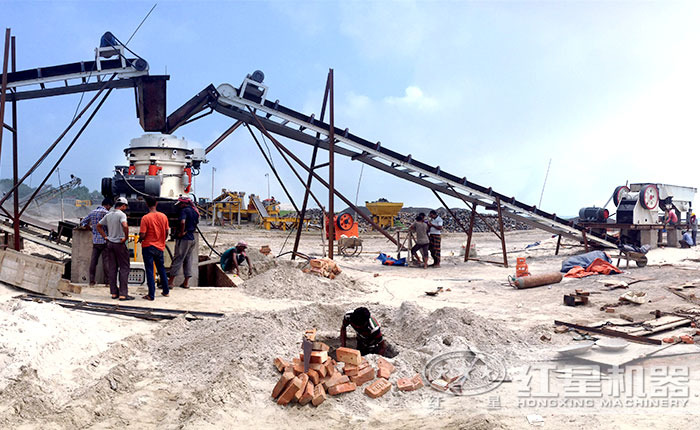 客户圆锥破碎机安装现场 客户圆锥破碎机安装现场