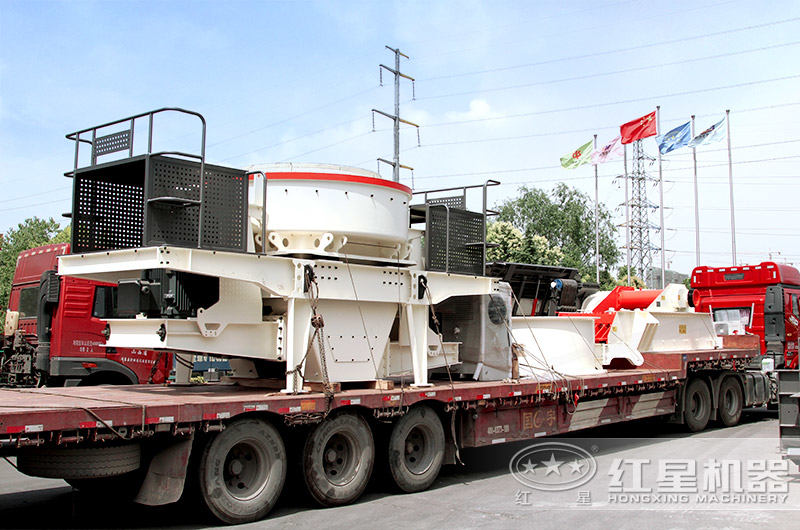 产品发货图——主要有鄂破、制砂机、筛分机 产品发货图——主要有鄂破、制砂机、筛分机