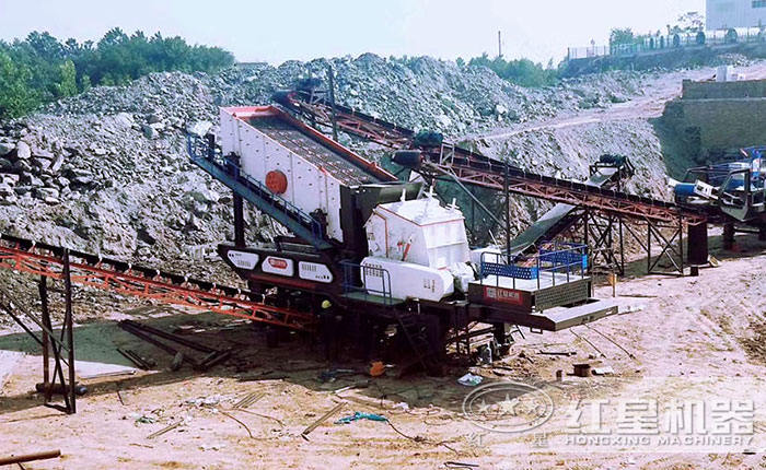 移动式反击式破碎机现场 移动式反击式破碎机现场