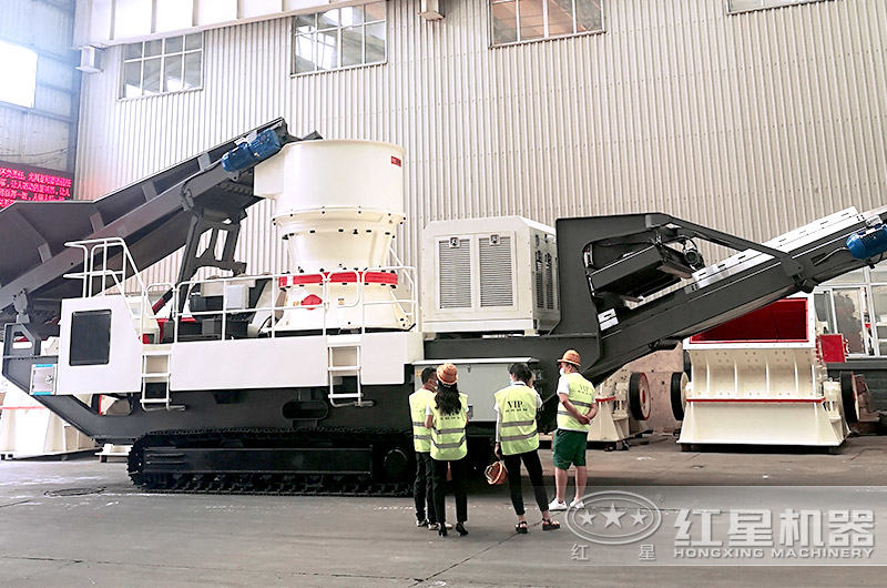 客户来厂考察我们的建筑垃圾处理设备 客户来厂考察我们的建筑垃圾处理设备