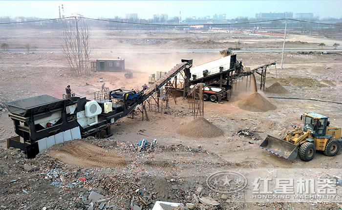 轮胎式建筑垃圾移动破碎现场,可随时转场 轮胎式建筑垃圾移动破碎现场,可随时转场