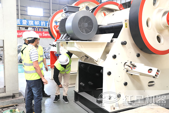 鄂式碎石机细节查看 鄂式碎石机细节查看