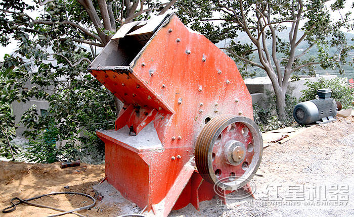 小型锤式石子破碎机现场 小型锤式石子破碎机现场