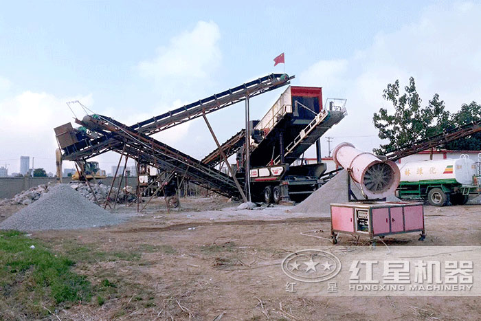 移动反击破石机作业现场 移动反击破石机作业现场