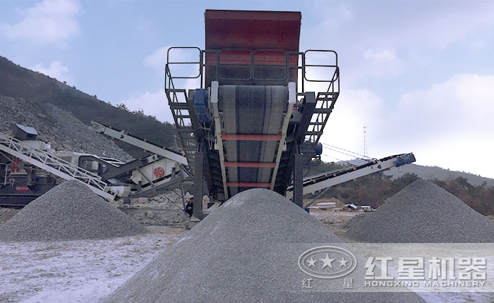 履带移动制沙机作业现场 履带移动制沙机作业现场