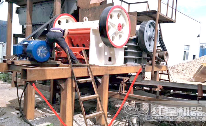 颚式破碎机现场 颚式破碎机现场