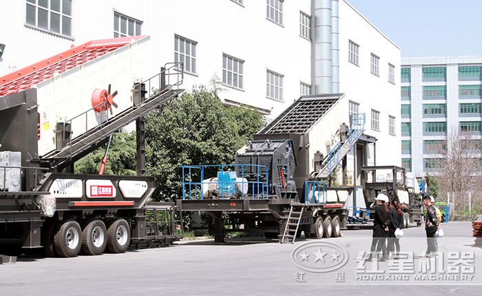 客户参观易彩堂可移动砸石机 客户参观易彩堂可移动砸石机